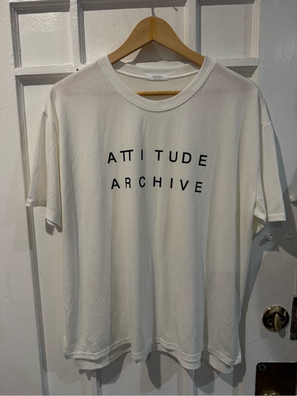 BLACK.B White Classic Crew Neck Tee